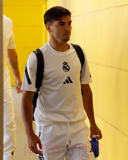 罗马诺:迪亚斯将至少休战8周 预计11月之后复出